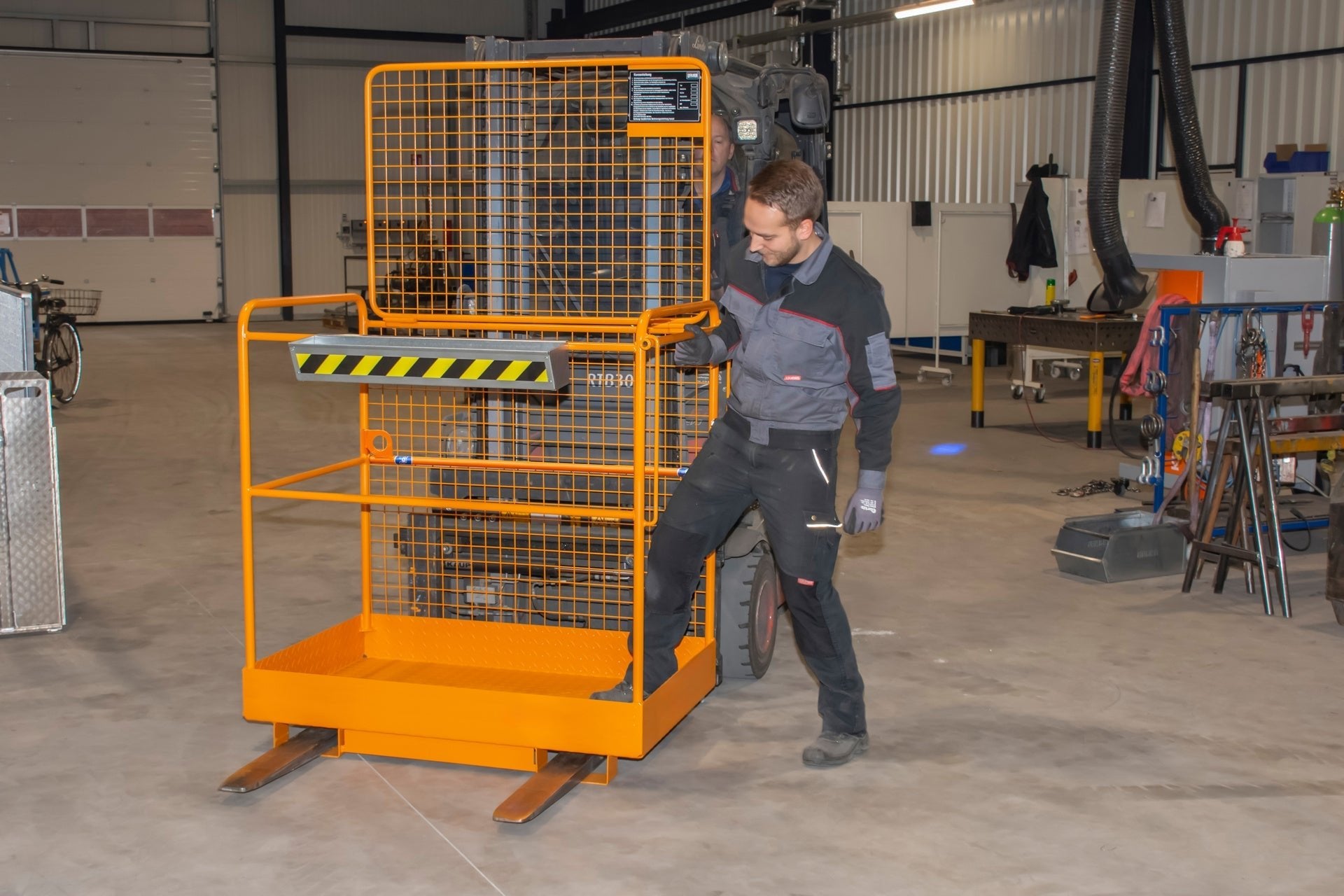 Sicherheitskorb SIKO - G, lackiert, Gelborange - Staplertechnik24 - 4427 - 40 - 0000 - 1