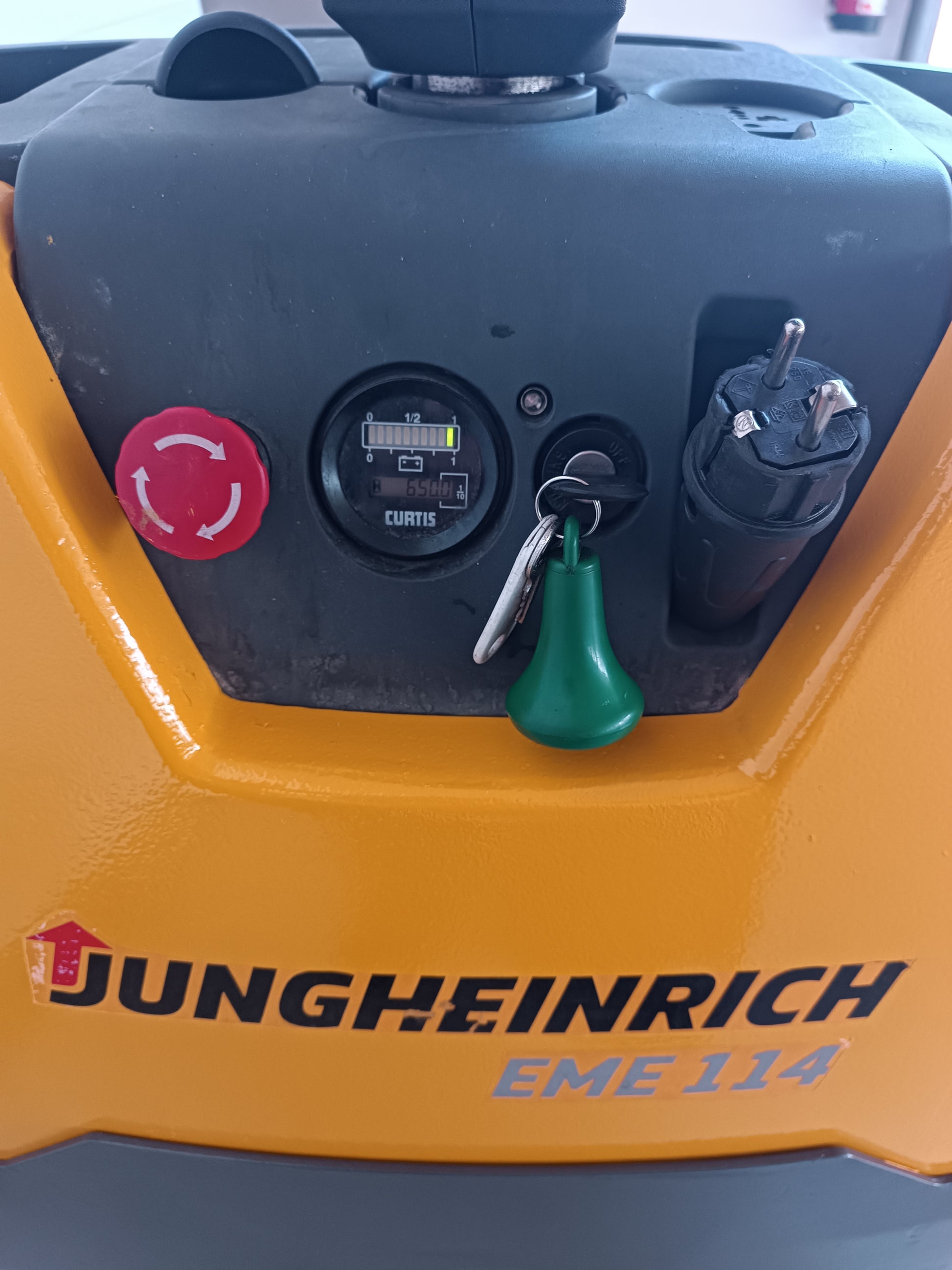 Jungheinrich EME 114 Elektro-Niederhubwagen - Staplertechnik24